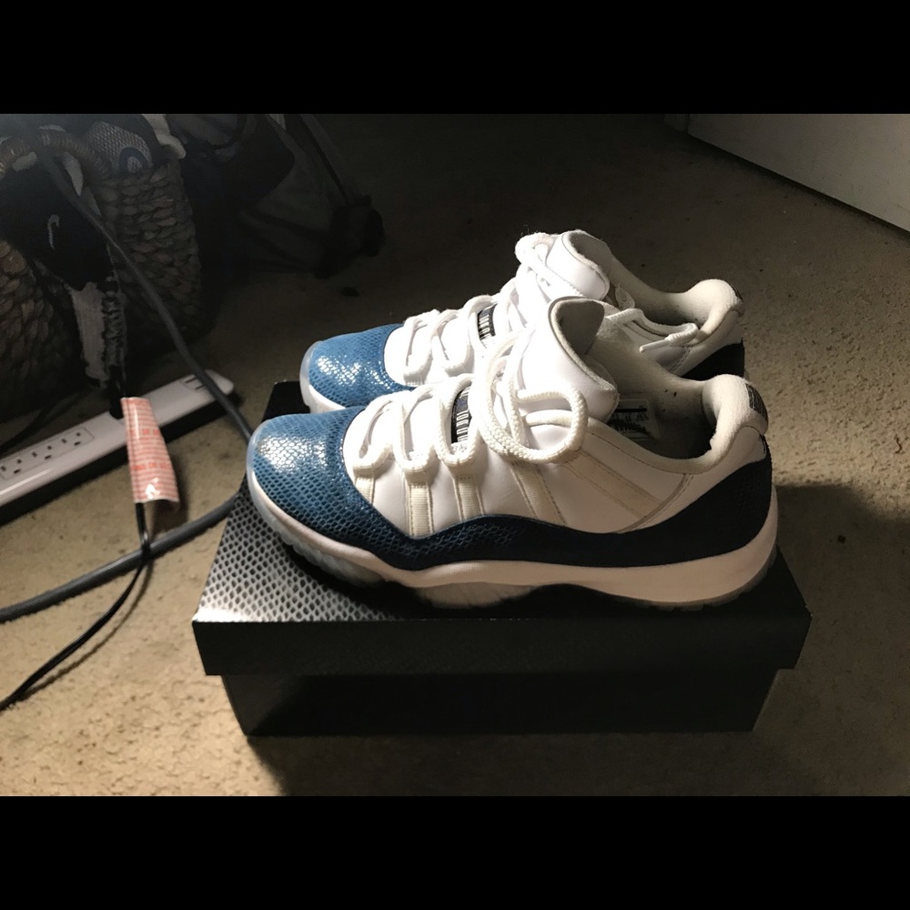 Jordan 11 Snakeskin low